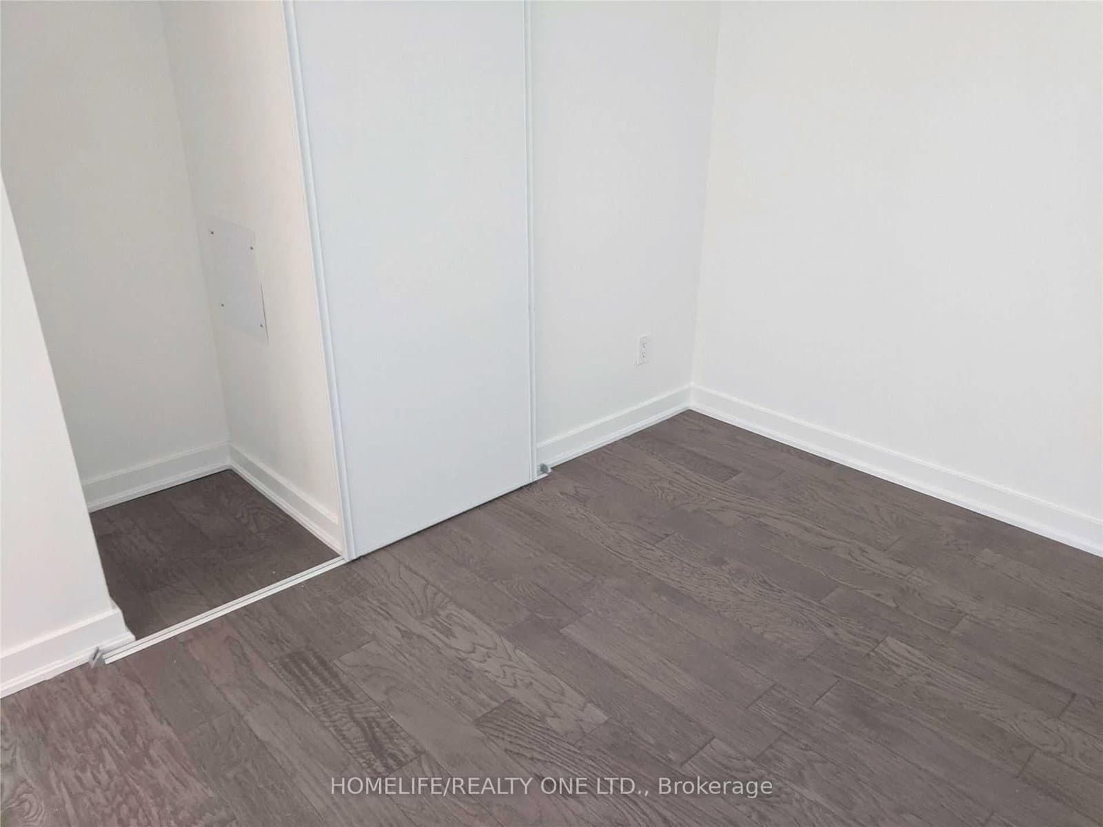 33 Charles Street E, Unit 1008 thumbnail 8