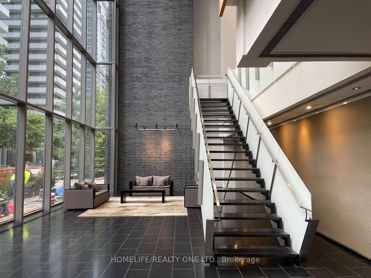 33 Charles Street E, Unit 1008 thumbnail 9
