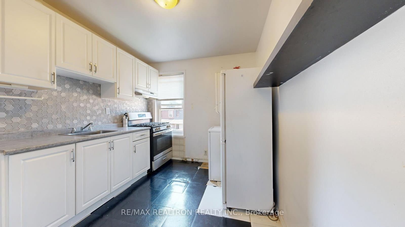 32 Macklem Avenue, Unit Upper thumbnail 19