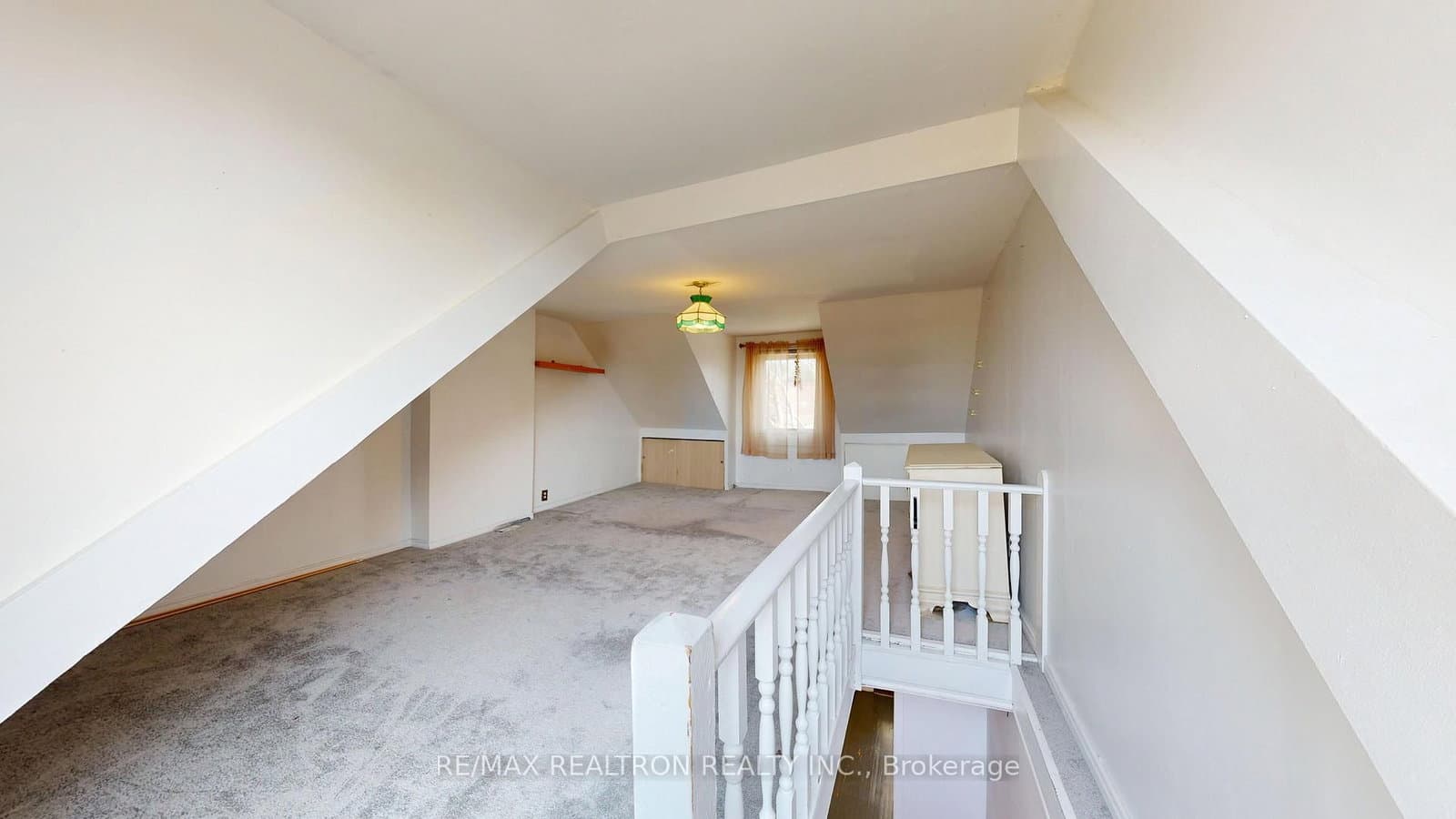 32 Macklem Avenue, Unit Upper thumbnail 2