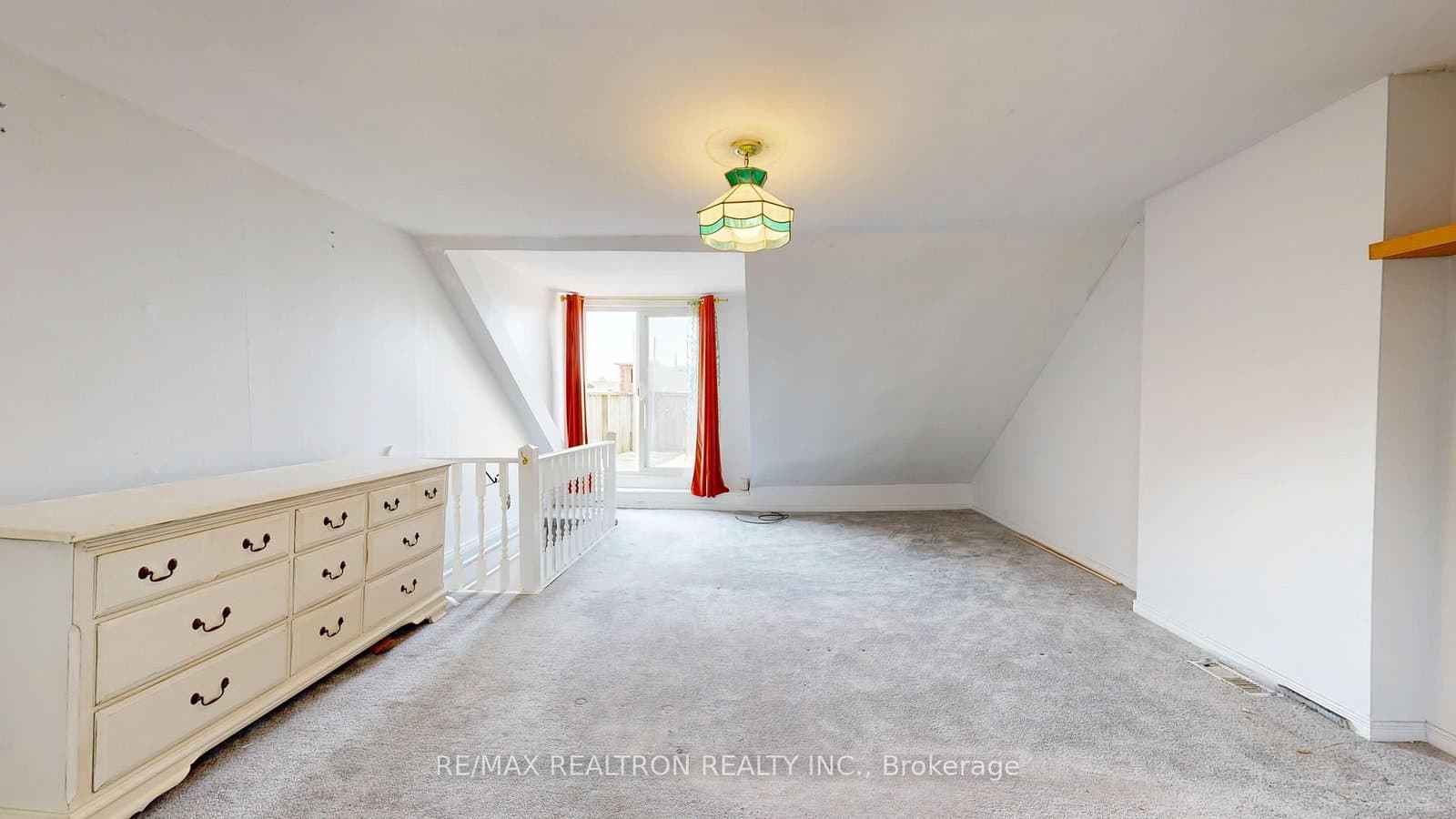 32 Macklem Avenue, Unit Upper thumbnail 4