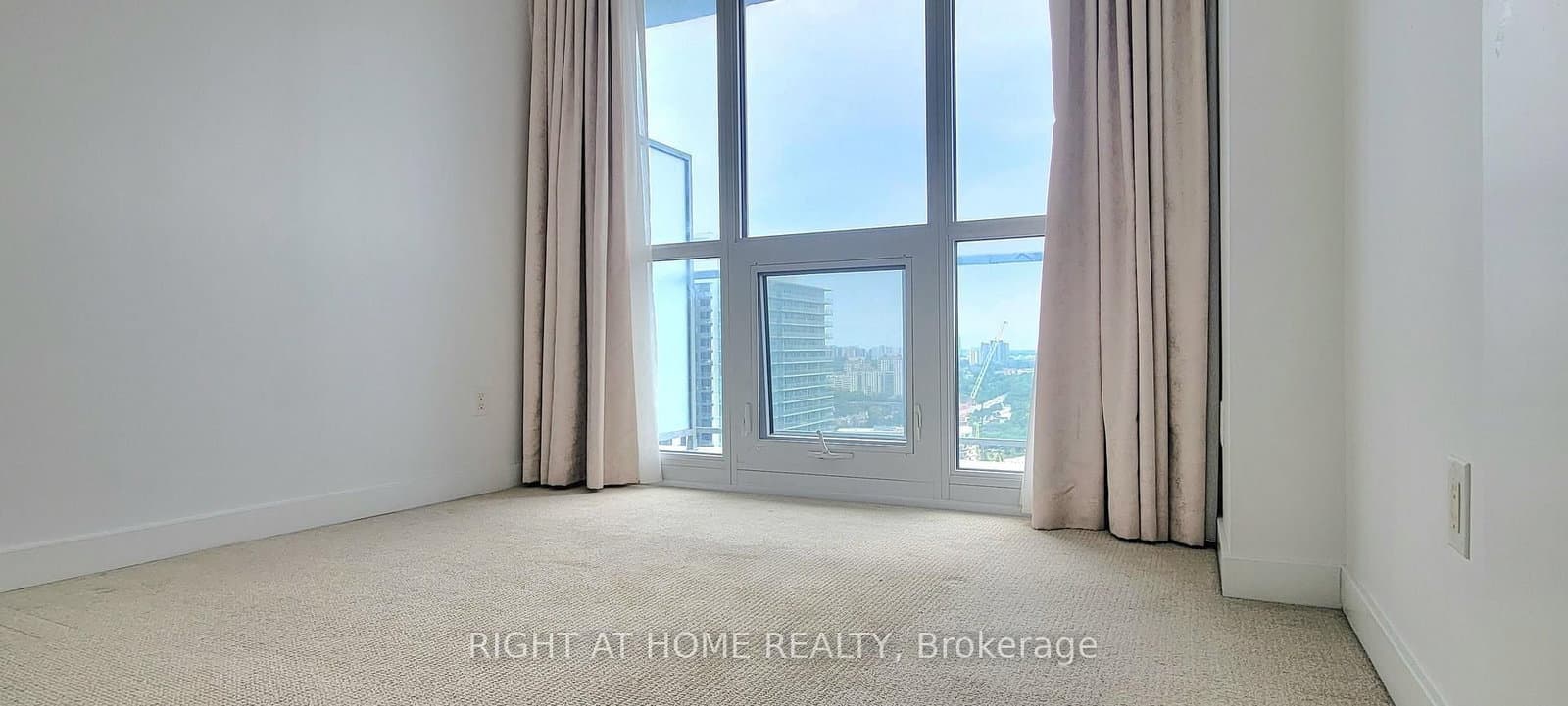 121 McMahon Drive, Unit 2703 thumbnail 10