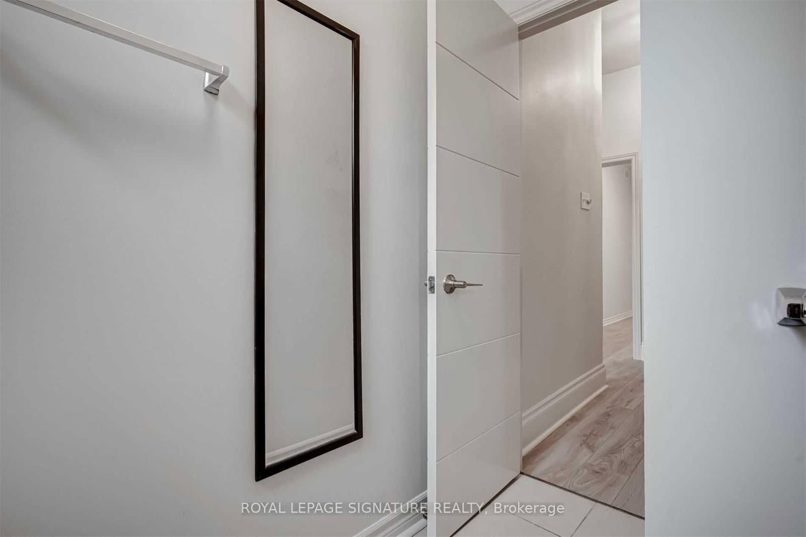 604A Queen Street W thumbnail 15
