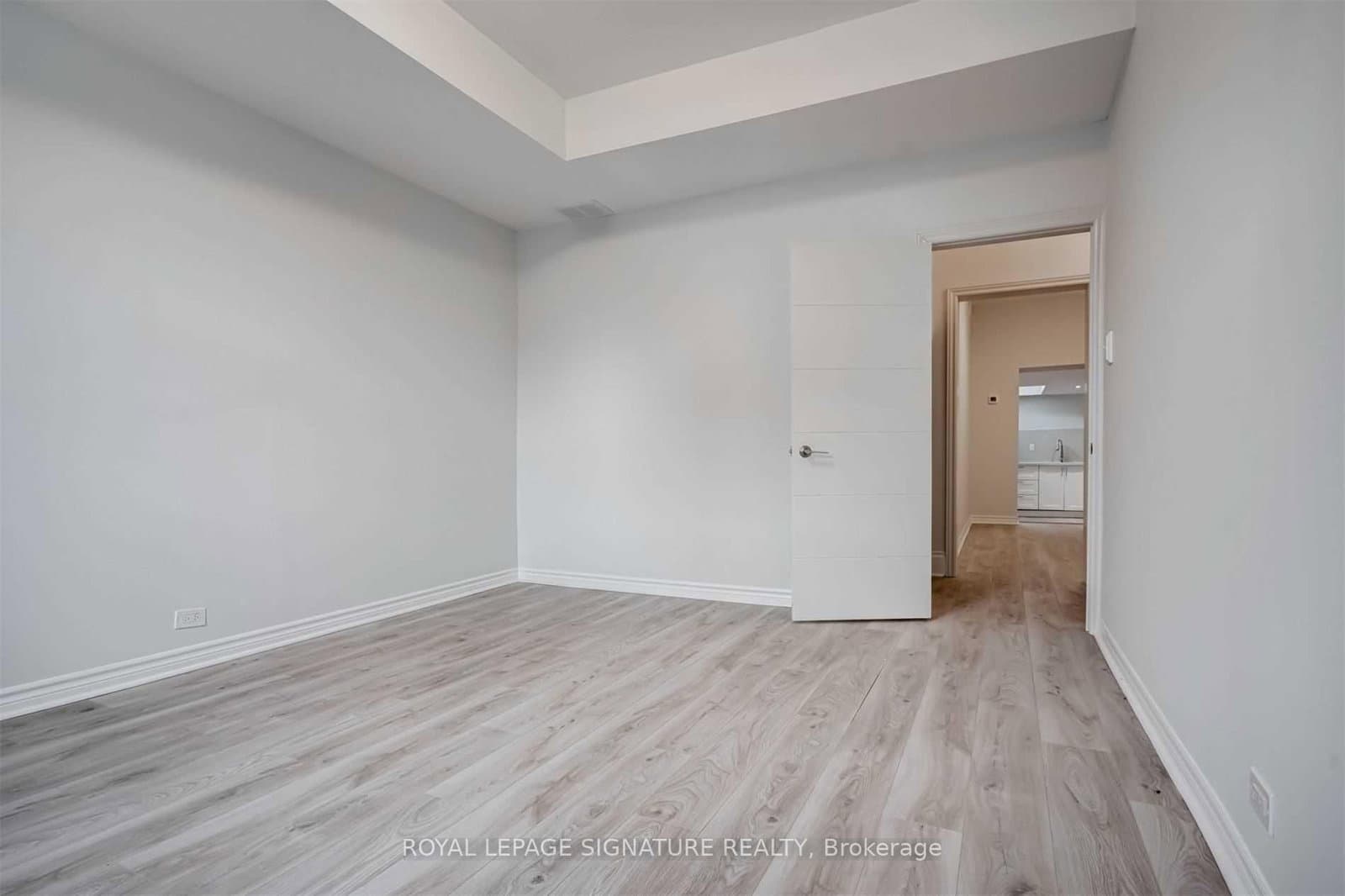 604A Queen Street W thumbnail 18