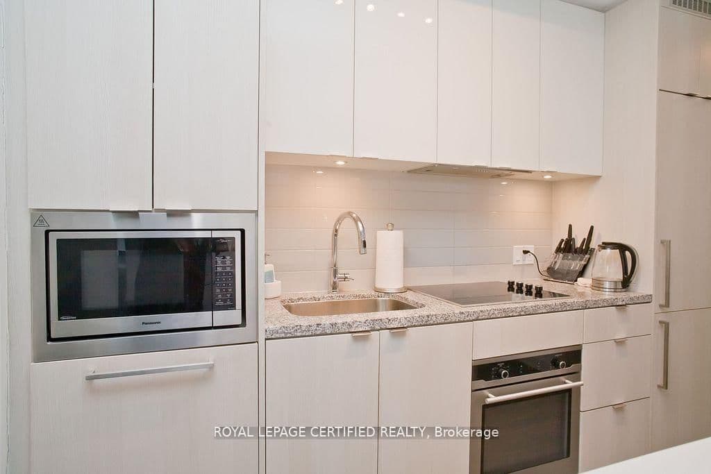 125 Blue Jays Way, Unit 1905 thumbnail 7
