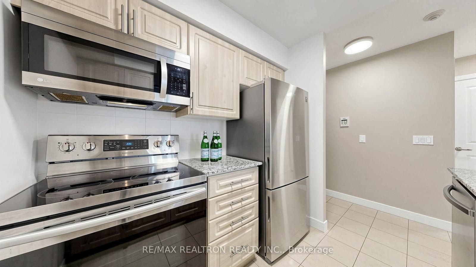 31 Bales Avenue, Unit 1708 thumbnail 12
