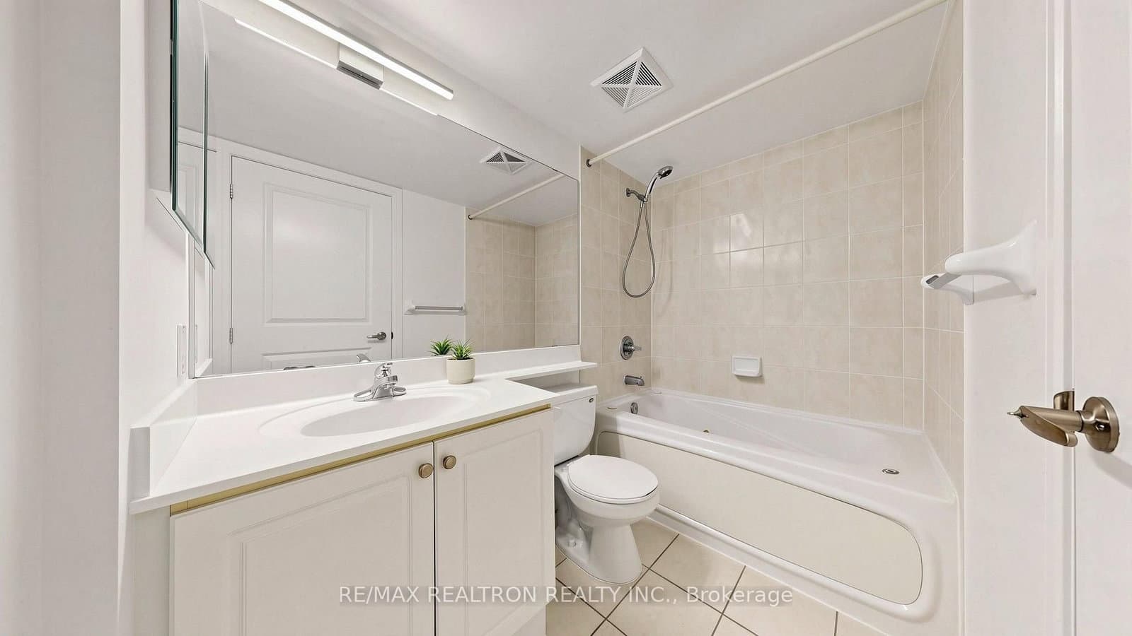 31 Bales Avenue, Unit 1708 thumbnail 14