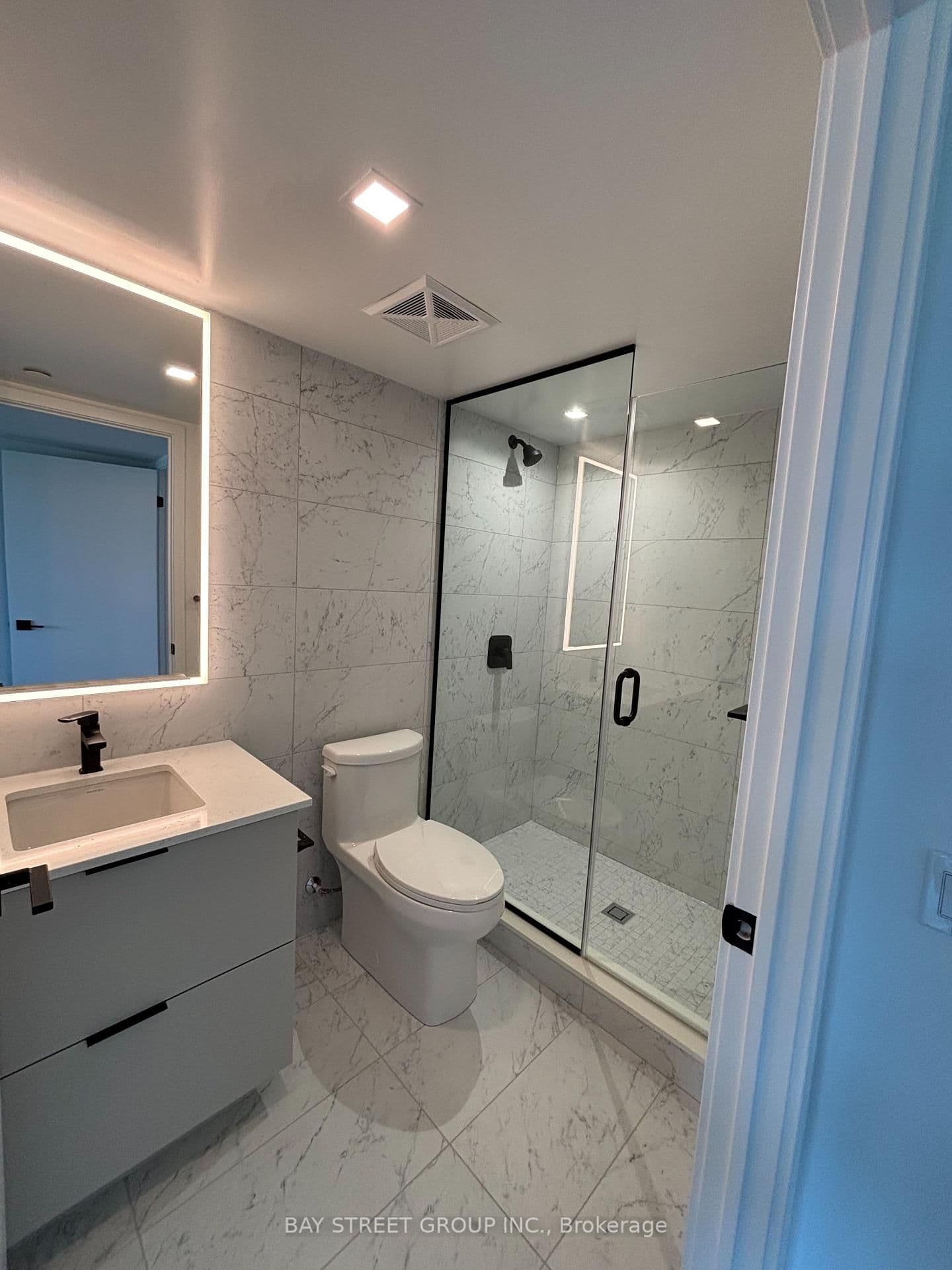 609 Sherbourne Street, Unit 1907 thumbnail 8