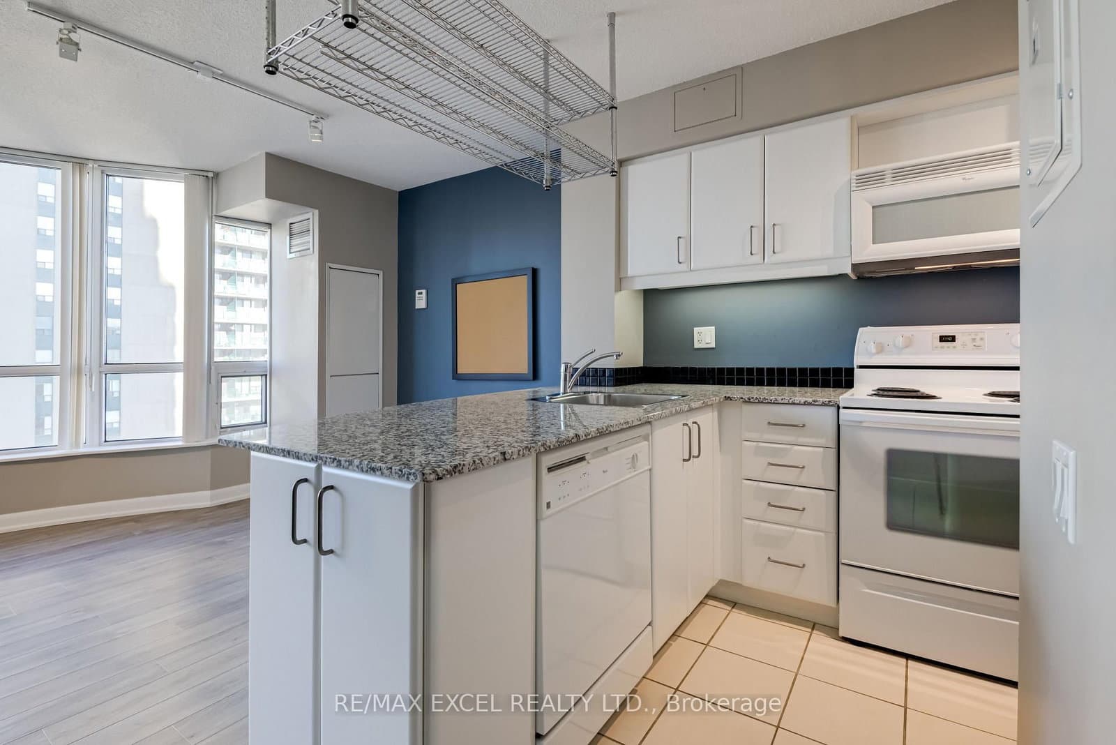 33 Sheppard Avenue E, Unit 1909 thumbnail 19