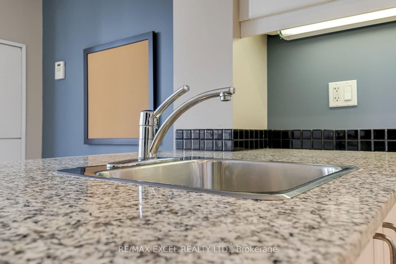 33 Sheppard Avenue E, Unit 1909 thumbnail 23