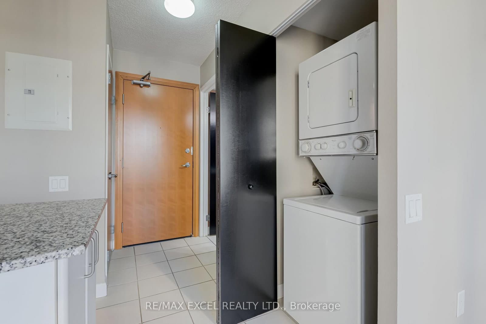 33 Sheppard Avenue E, Unit 1909 thumbnail 25