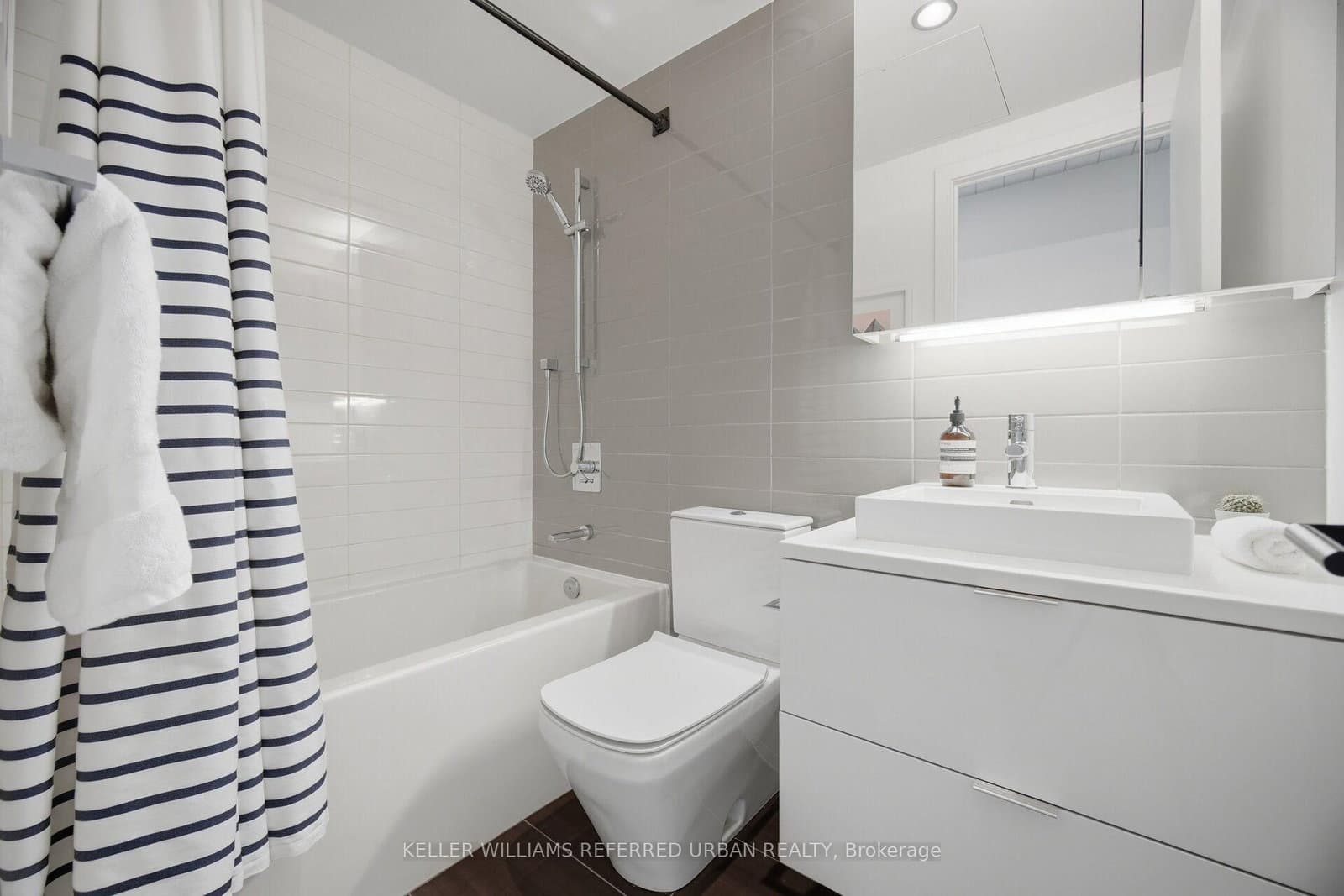 170 Bayview Avenue, Unit Th105 thumbnail 24