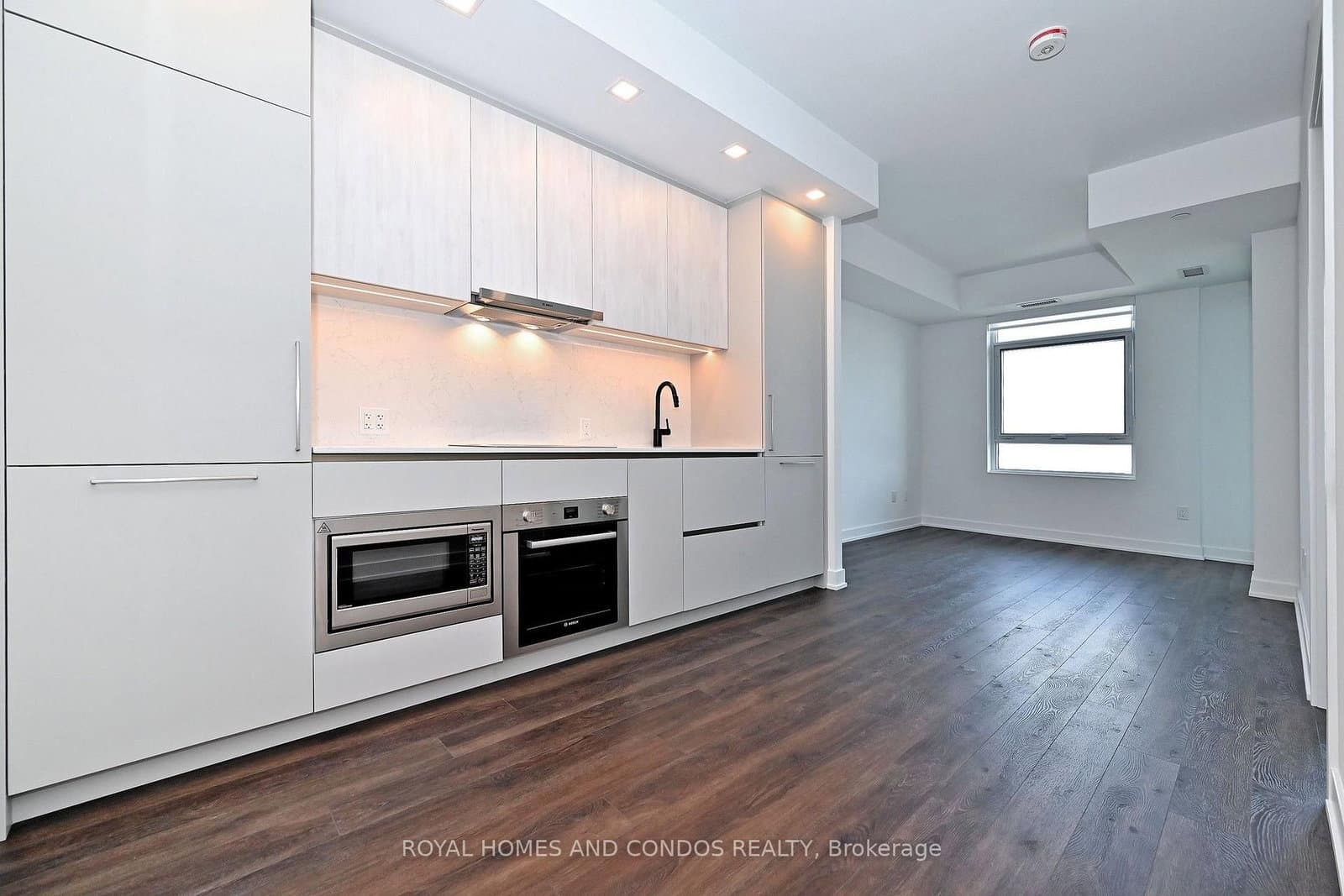 609 Sherbourne Street, Unit 5006 thumbnail 3