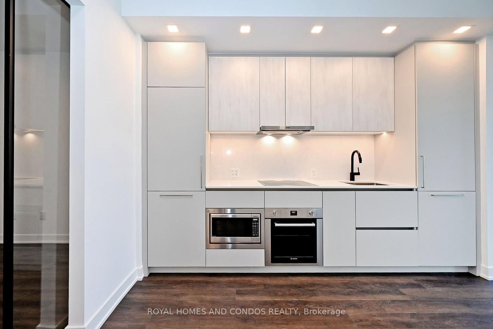 609 Sherbourne Street, Unit 5006 thumbnail 9