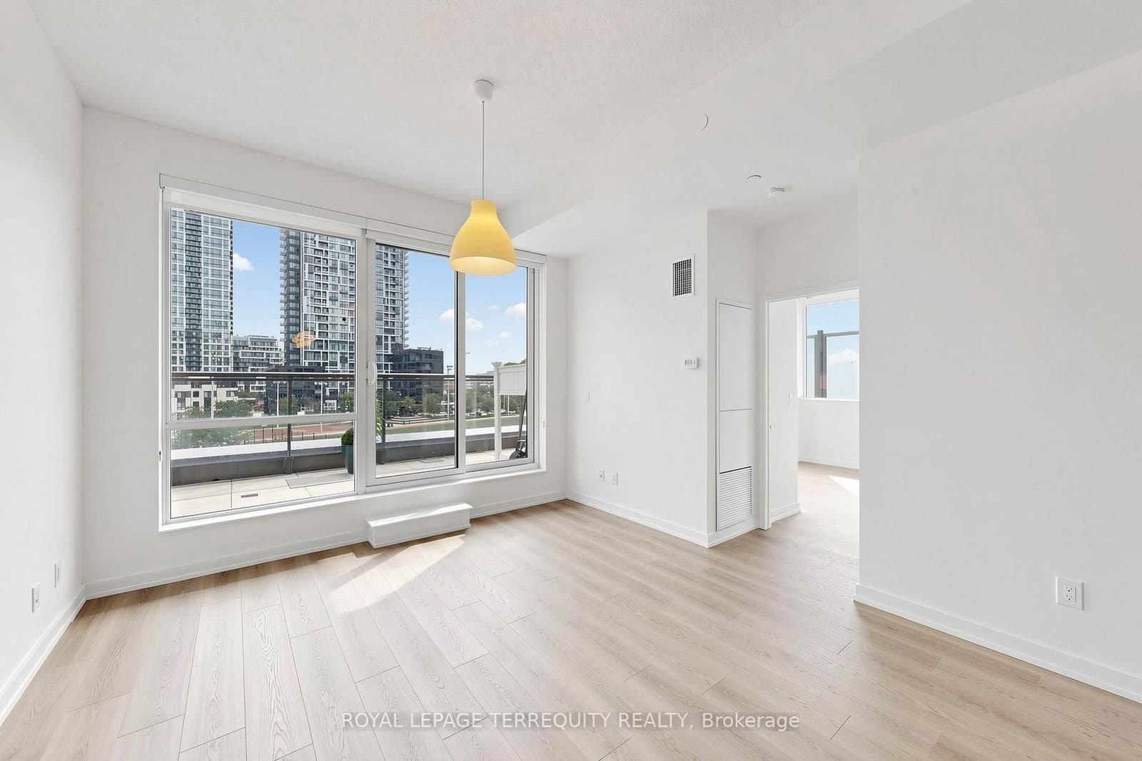 55 Regent Park Boulevard, Unit 415 thumbnail 6