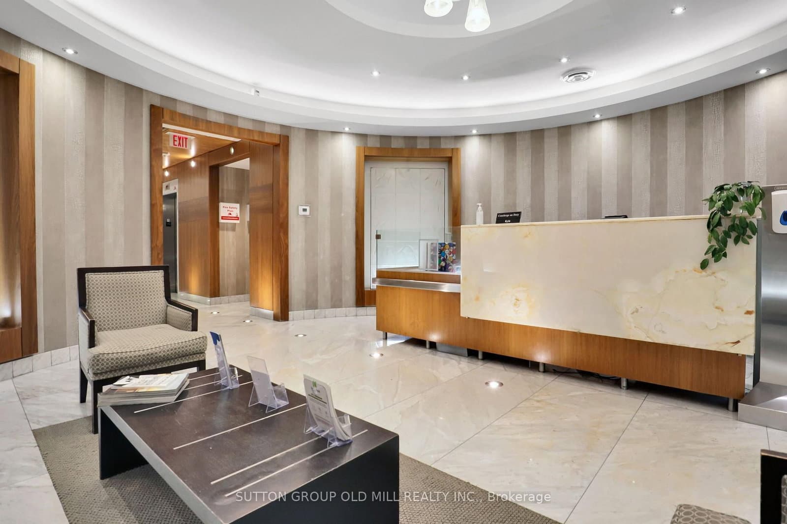 85 Bloor Street E, Unit 1207 thumbnail 3