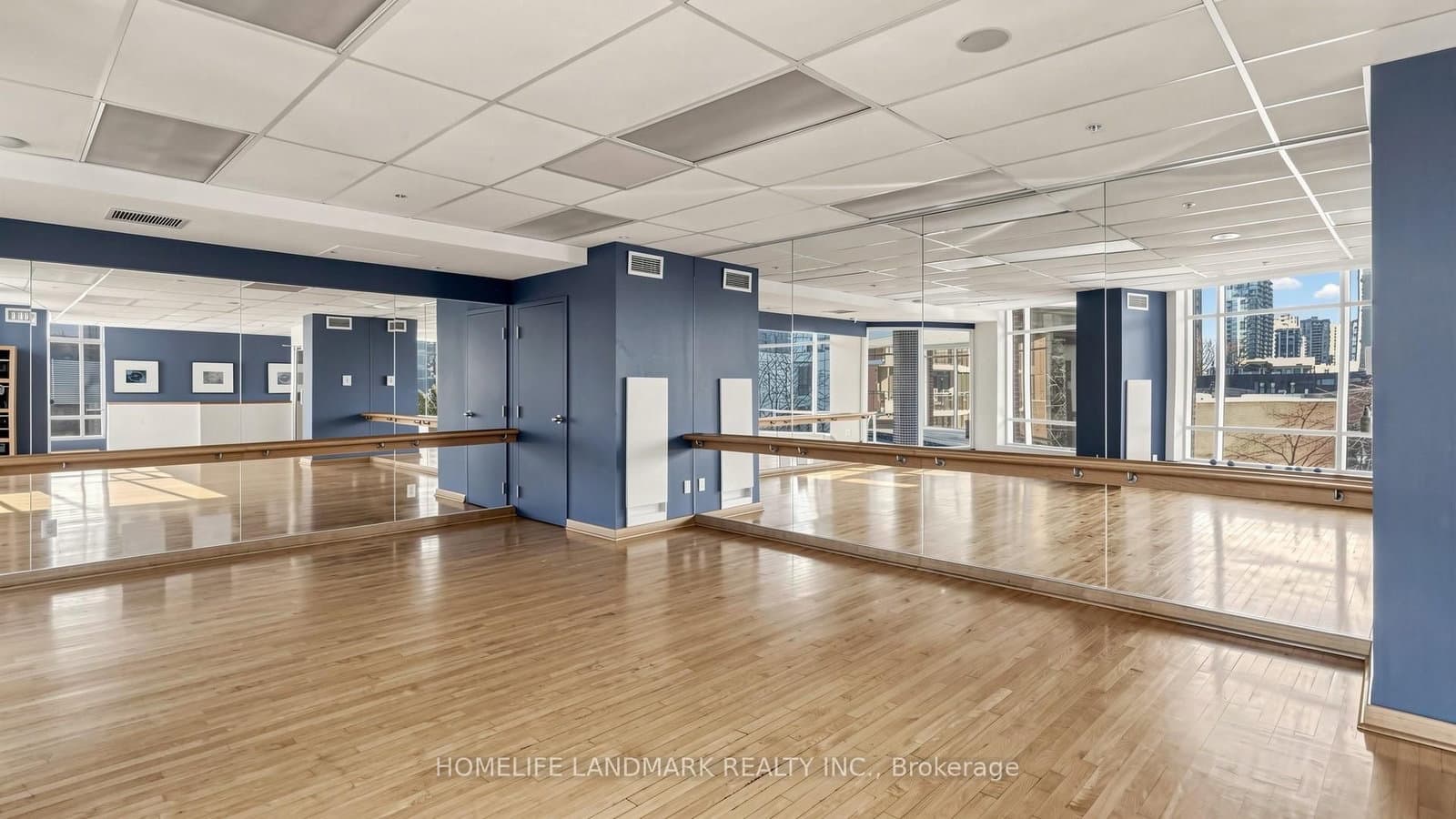 33 Sheppard Avenue E, Unit 1105 thumbnail 33