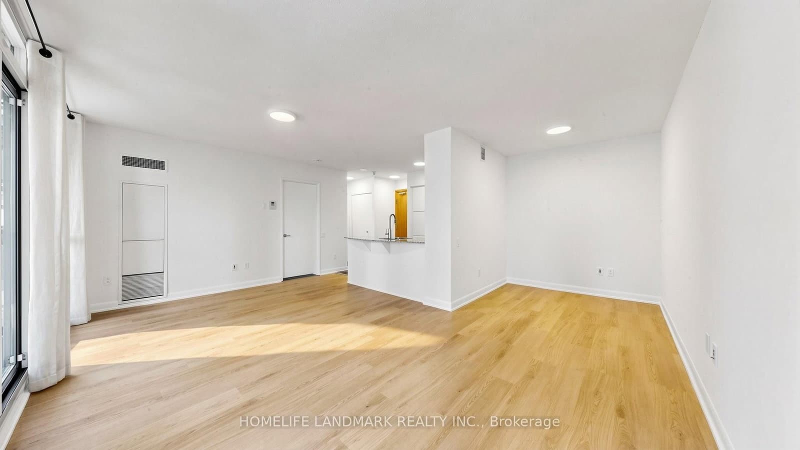 33 Sheppard Avenue E, Unit 1105 thumbnail 6