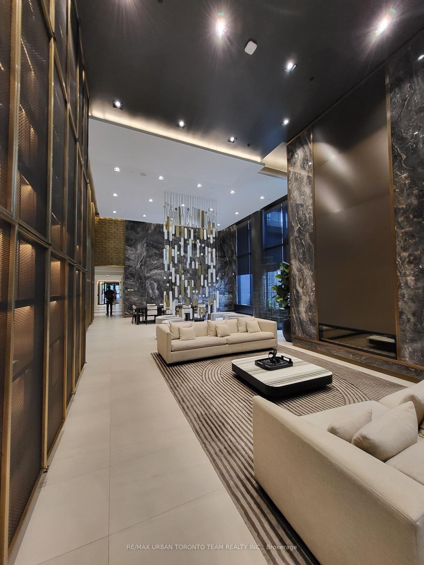 117 Broadway Avenue, Unit 418 thumbnail 2