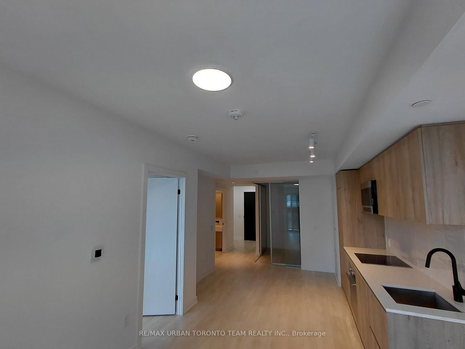 117 Broadway Avenue, Unit 418 thumbnail 3