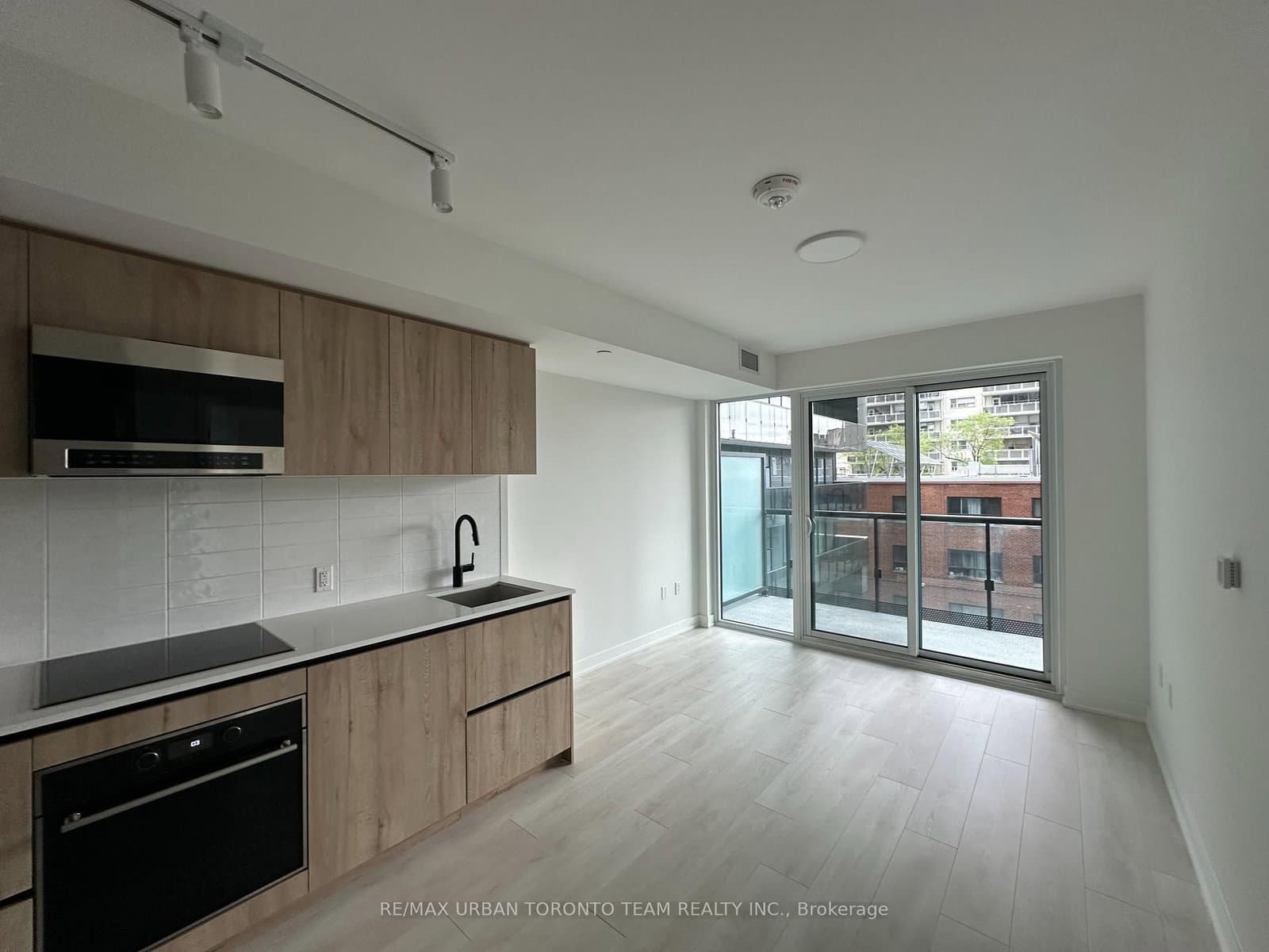 117 Broadway Avenue, Unit 418 thumbnail 6