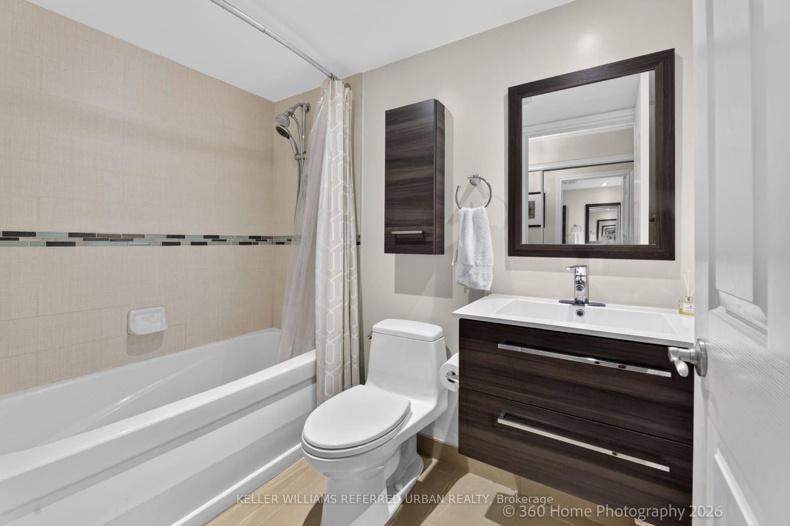 250 Wellington Street W, Unit 339 thumbnail 22