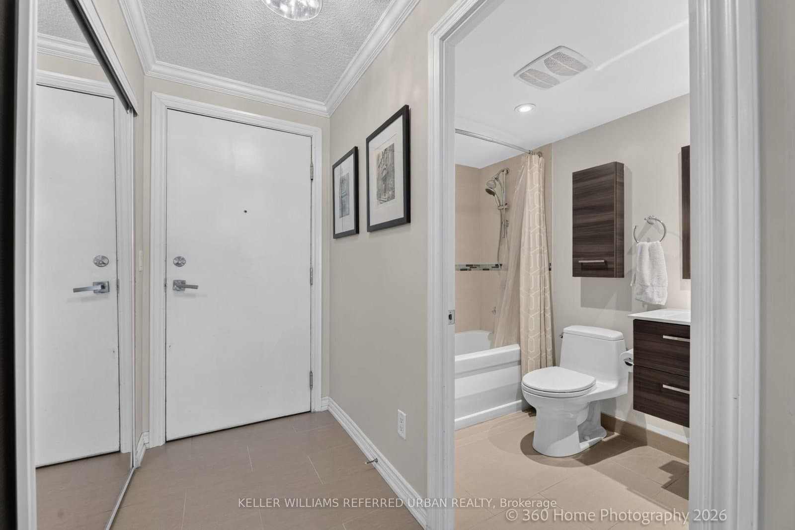 250 Wellington Street W, Unit 339 thumbnail 23