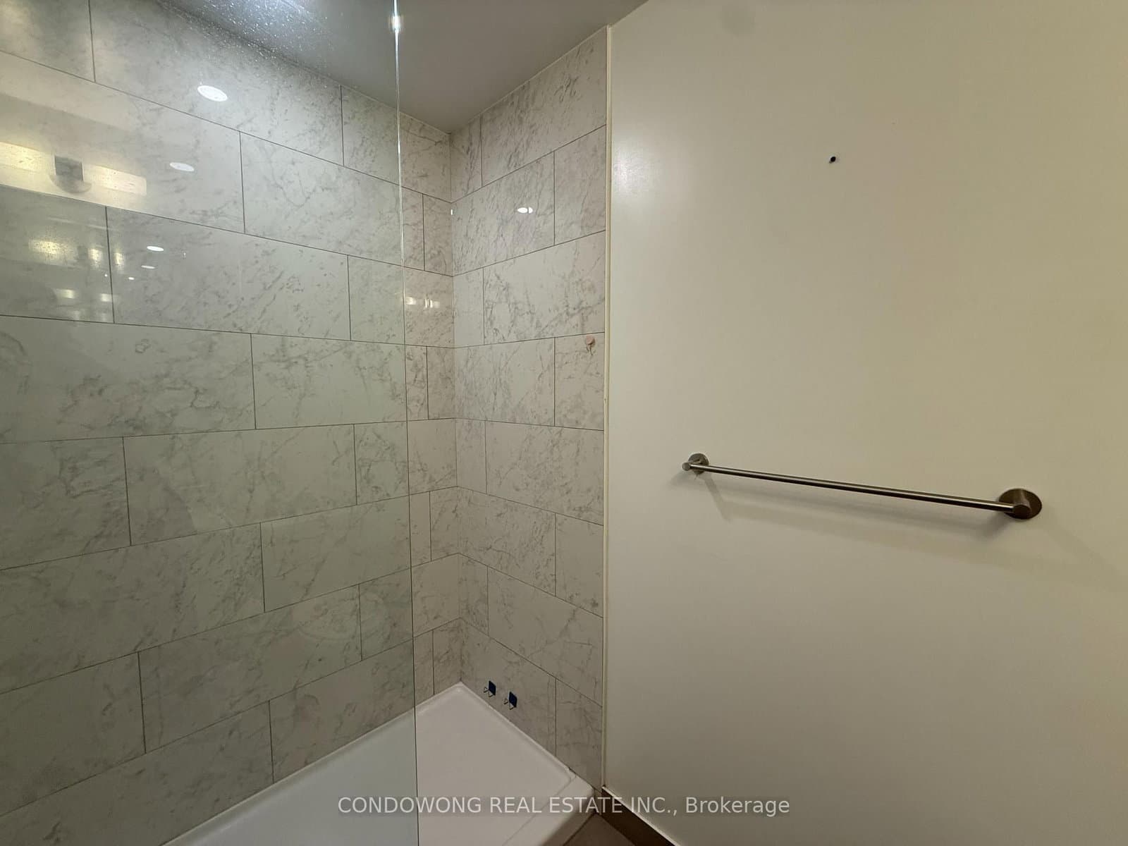 32 Forest Manor Road, Unit 409 thumbnail 7