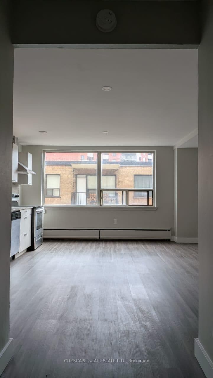 85 Wellesley Street E, Unit 706 thumbnail 4