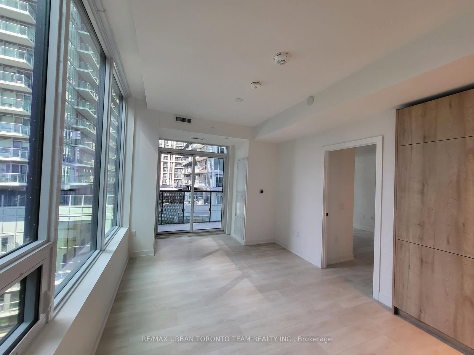 117 broadway Avenue, Unit 801 thumbnail 3