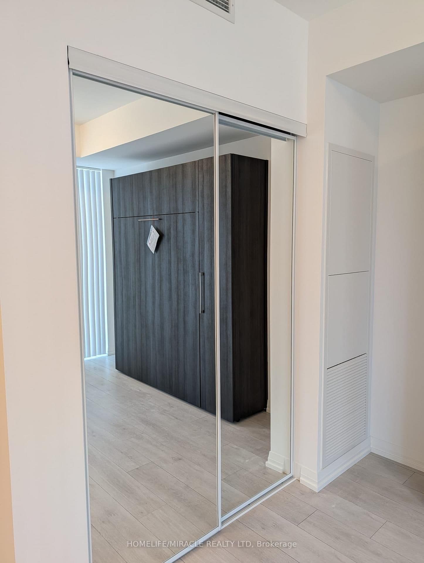 400 King Street, Unit 2301 thumbnail 6