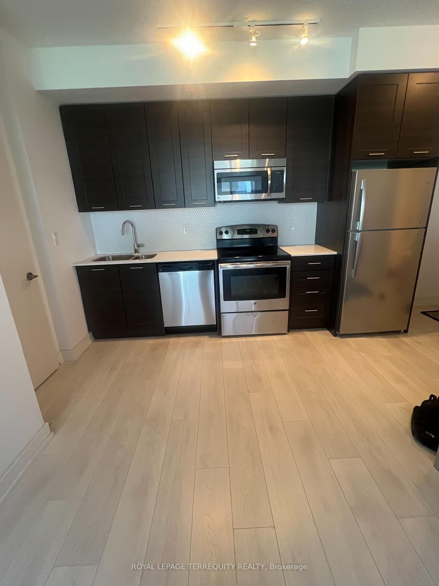 50 Bruyeres Mews, Unit 532 thumbnail 2