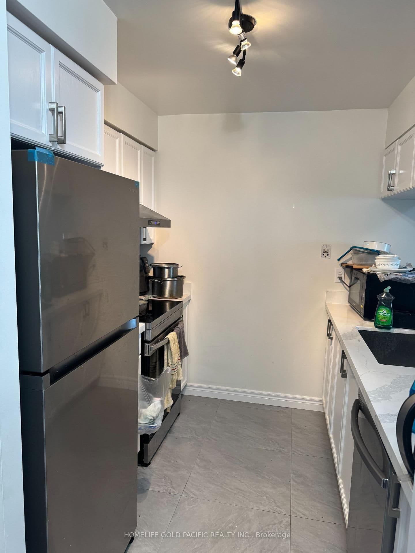 28 Empress Avenue, Unit 1716 thumbnail 4