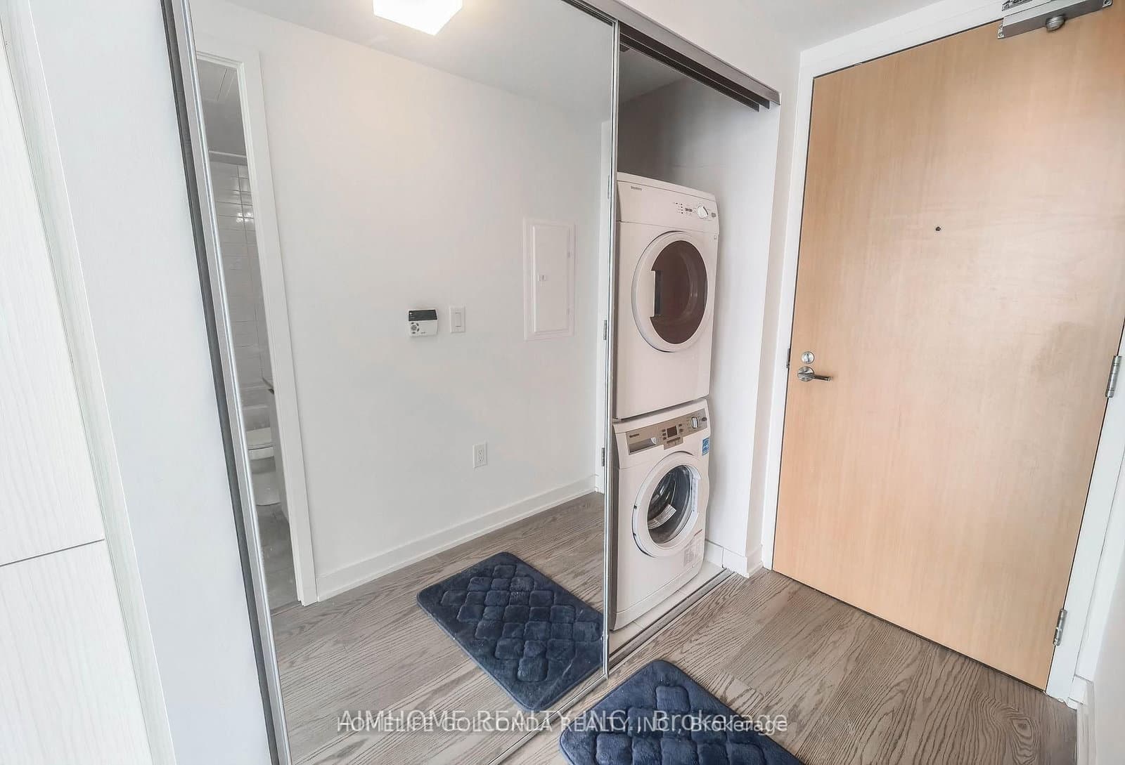 11 Wellesley Street W, Unit 5702 thumbnail 15