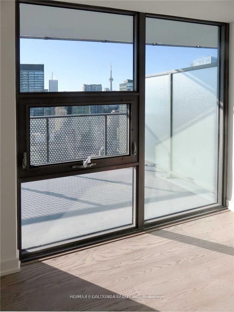 11 Wellesley Street W, Unit 5702 thumbnail 18