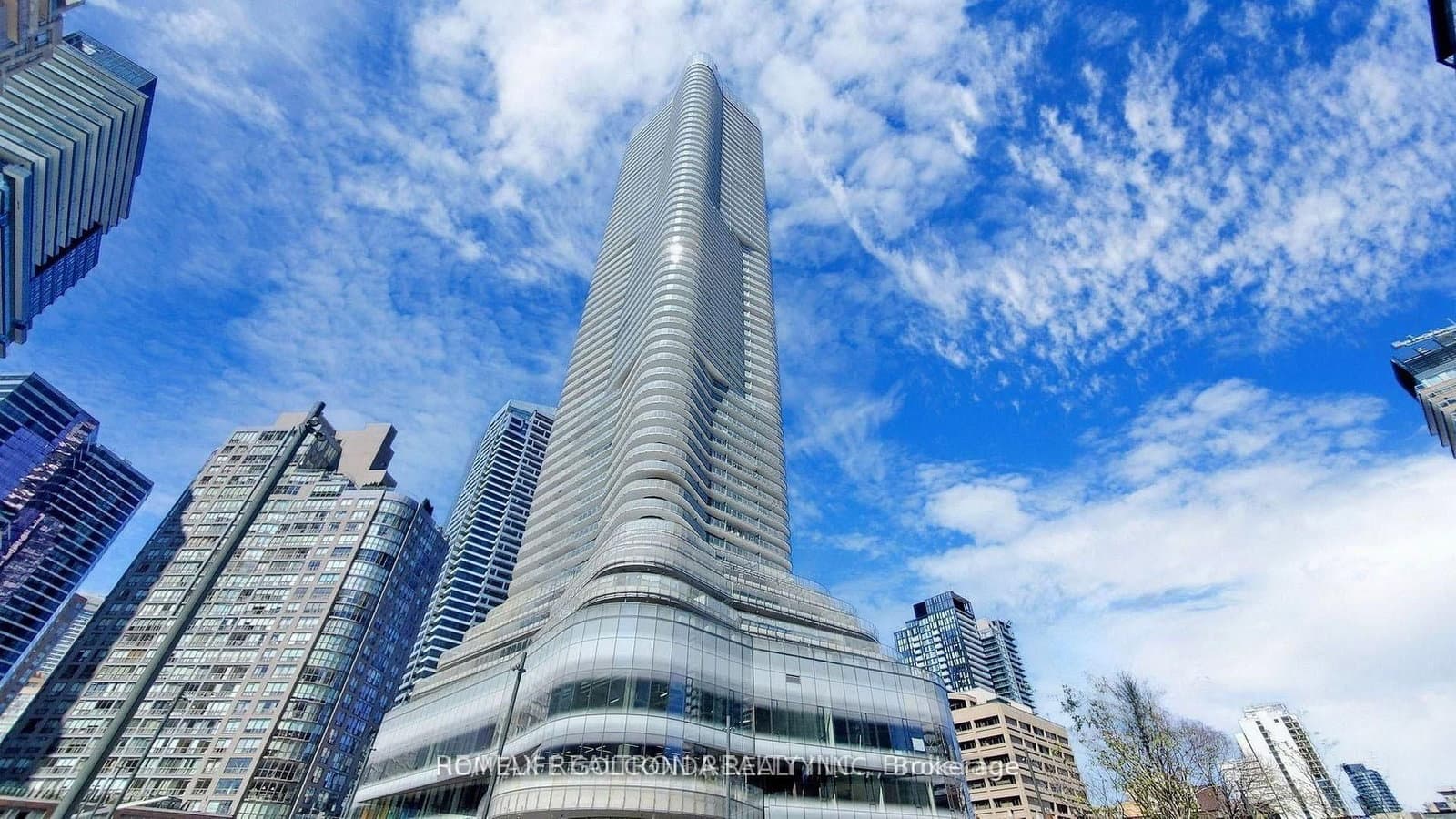 11 Wellesley Street W, Unit 5702 thumbnail 19