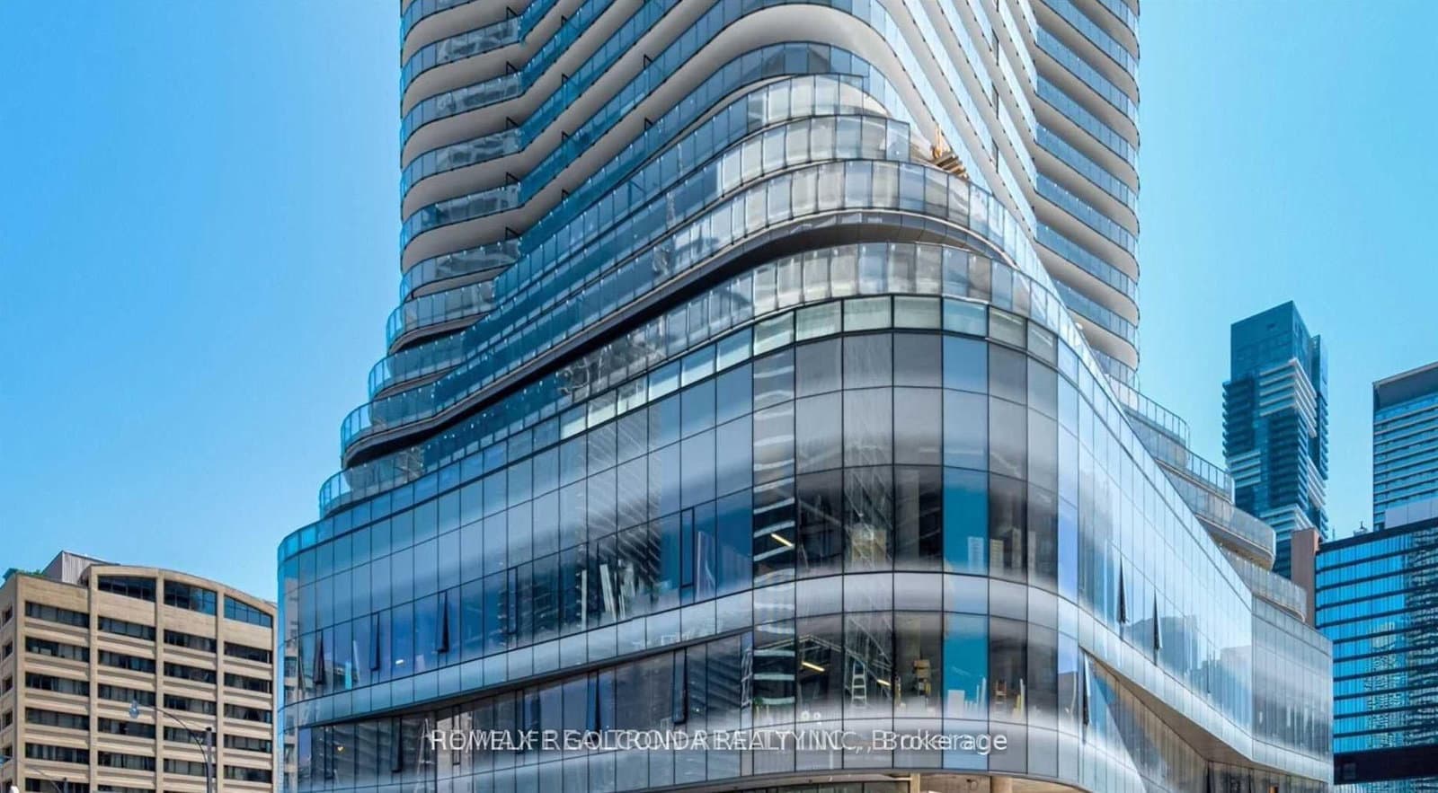 11 Wellesley Street W, Unit 5702 thumbnail 2