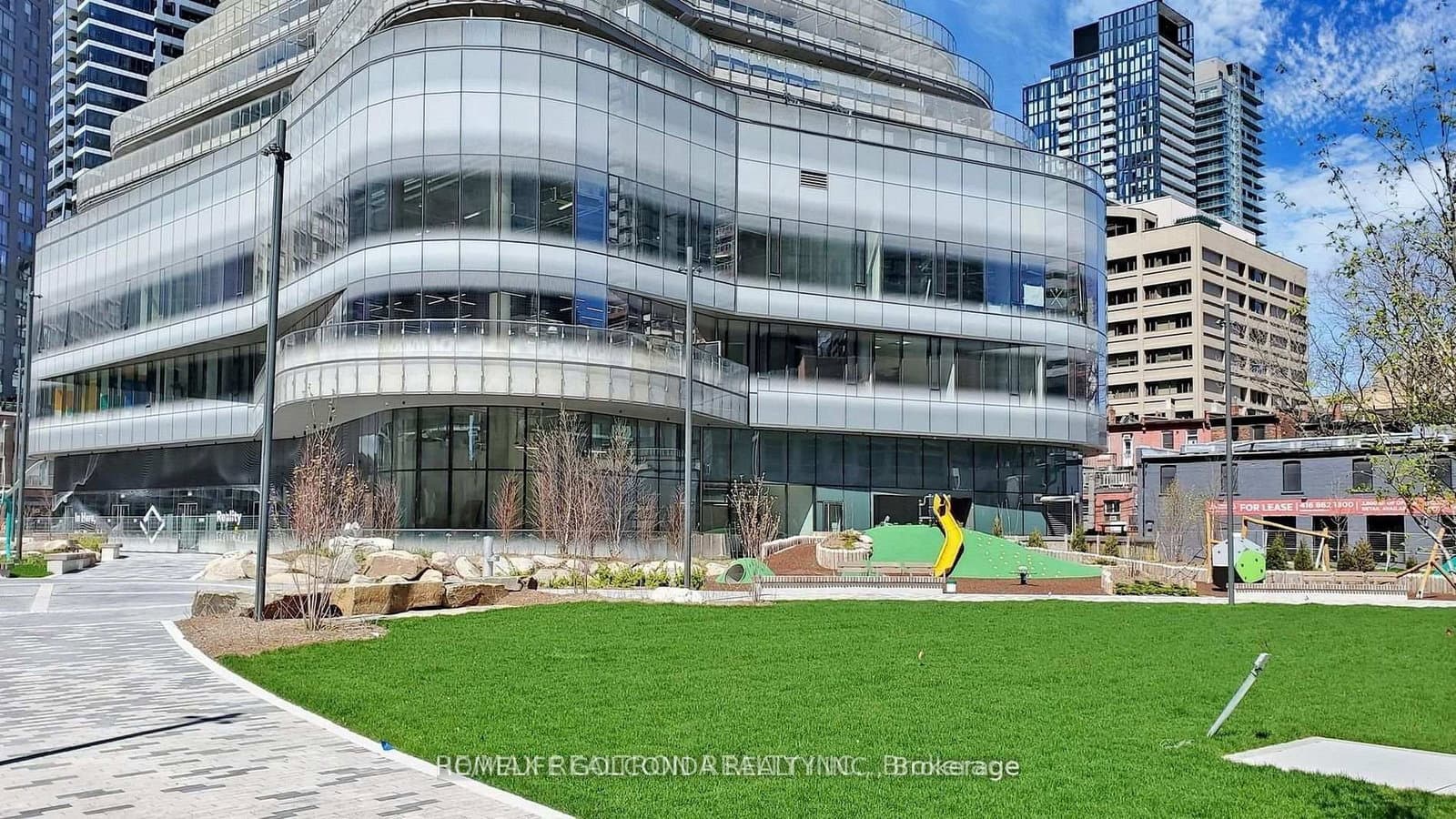 11 Wellesley Street W, Unit 5702 thumbnail 3