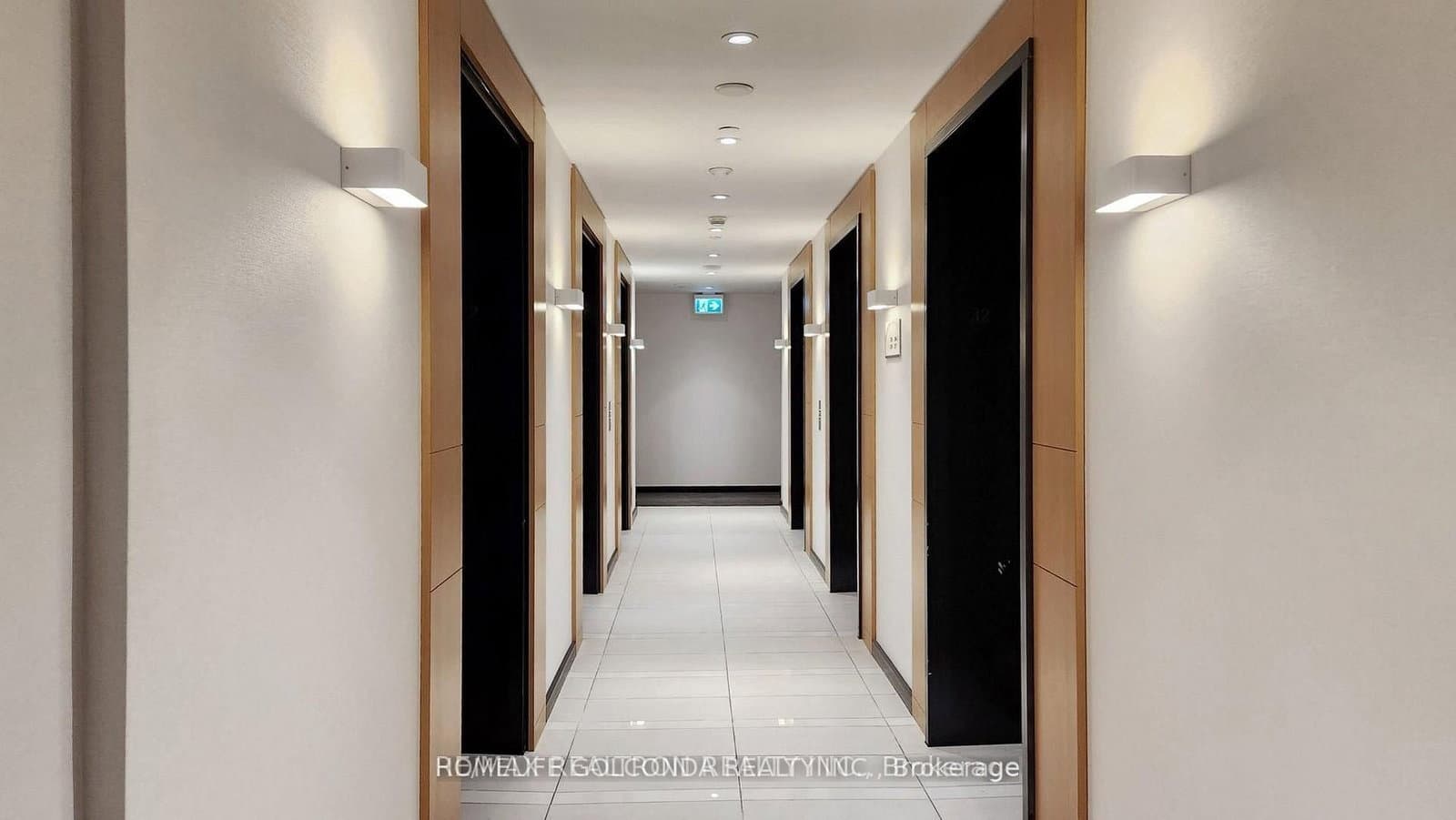11 Wellesley Street W, Unit 5702 thumbnail 32