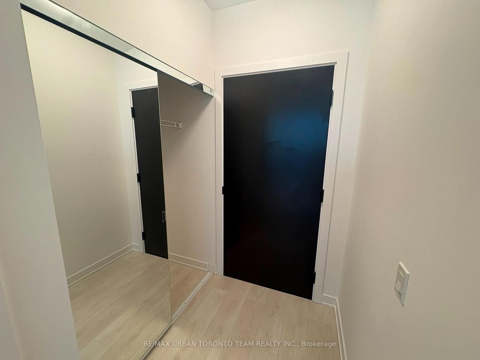 117 Broadway Avenue, Unit 903 thumbnail 13