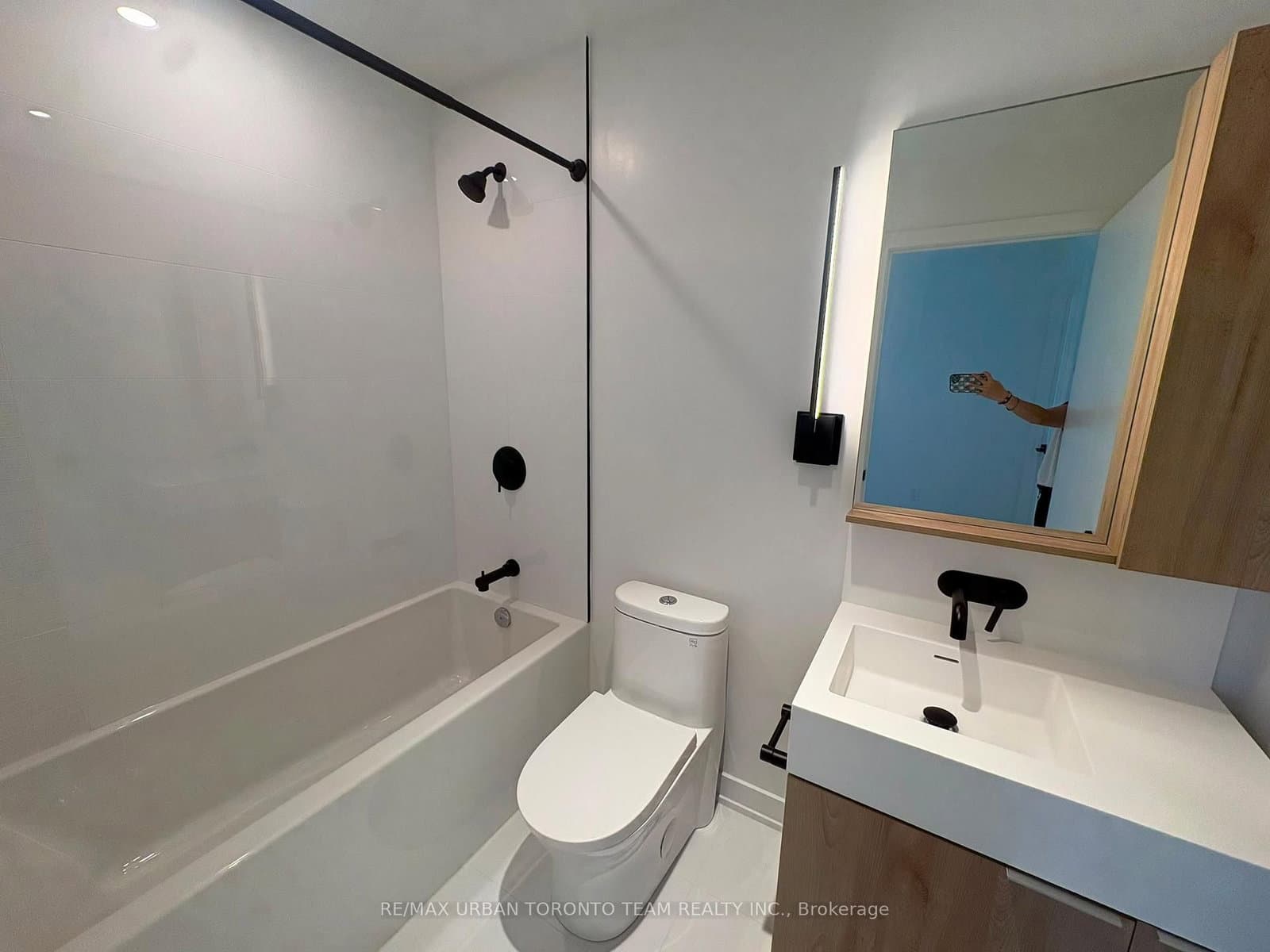 117 Broadway Avenue, Unit 903 thumbnail 8