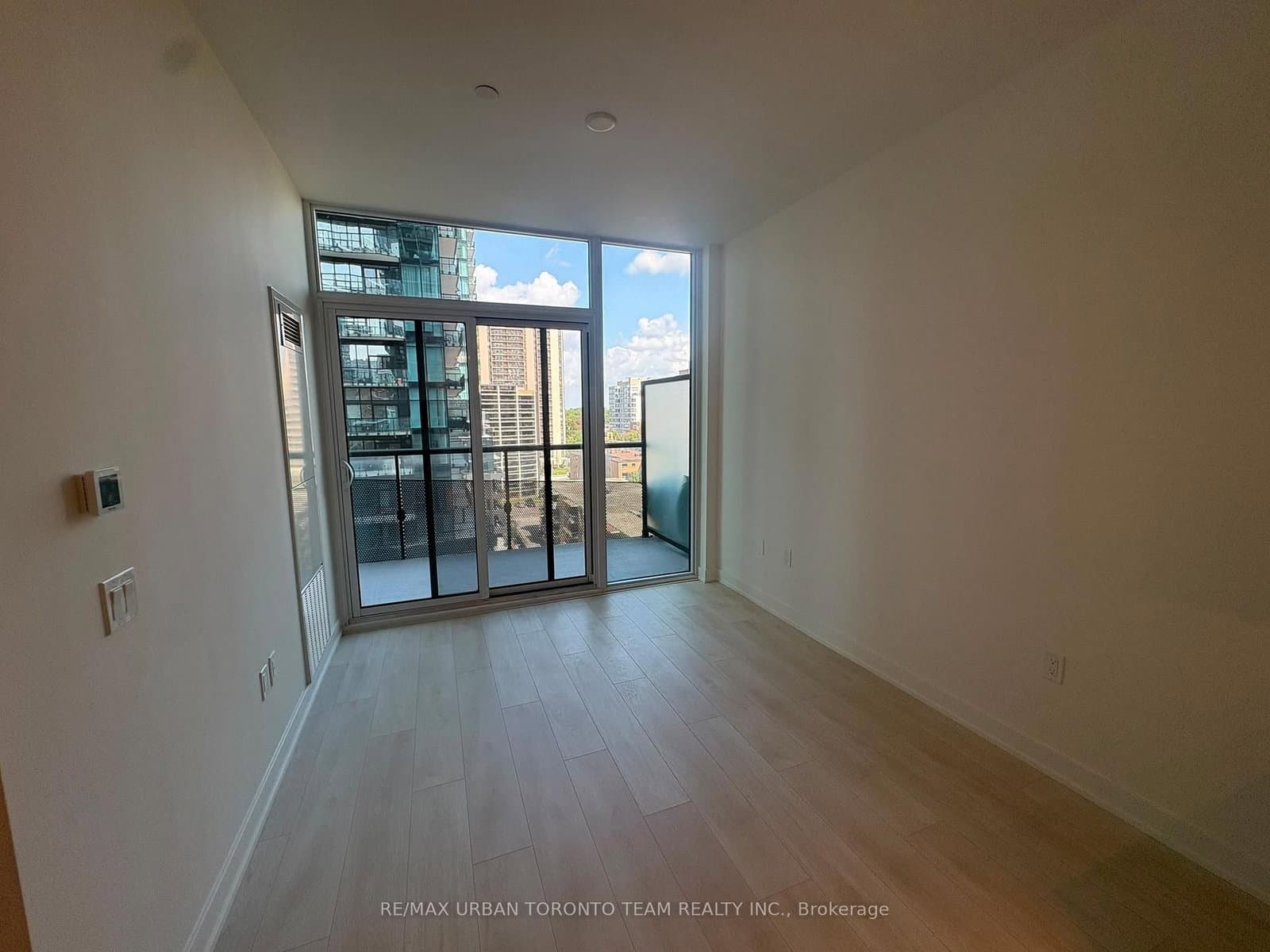 117 Broadway Avenue, Unit 903 thumbnail 9