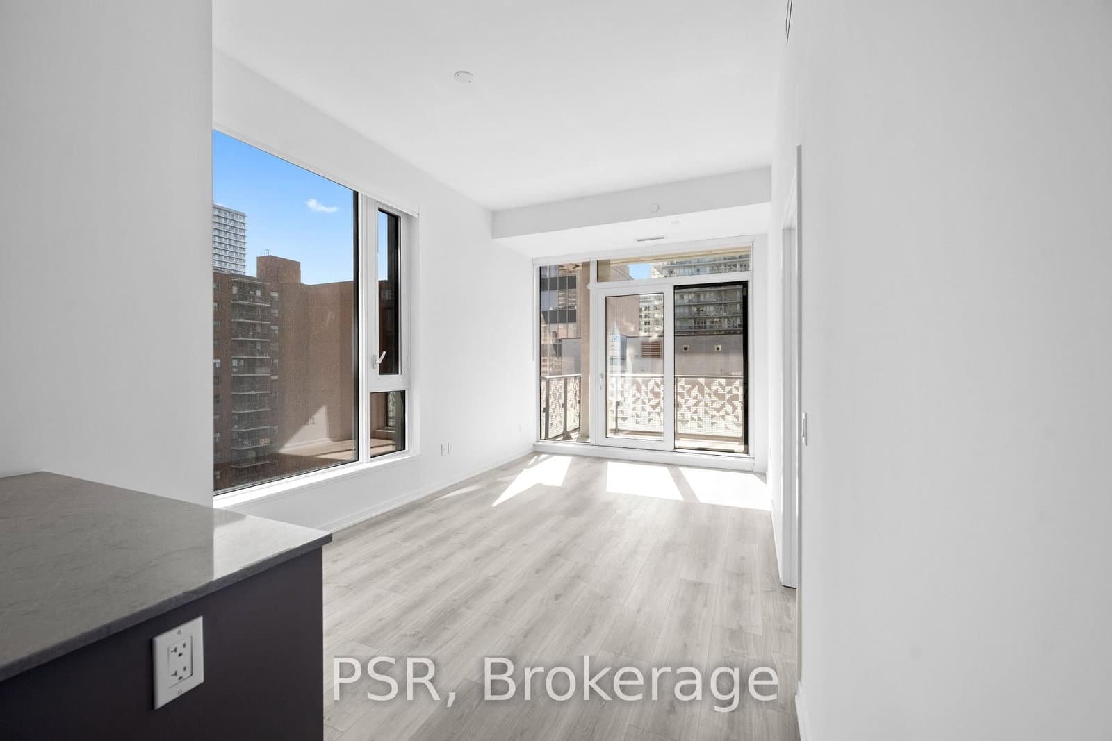 101 Roehampton Avenue, Unit 708 thumbnail 2