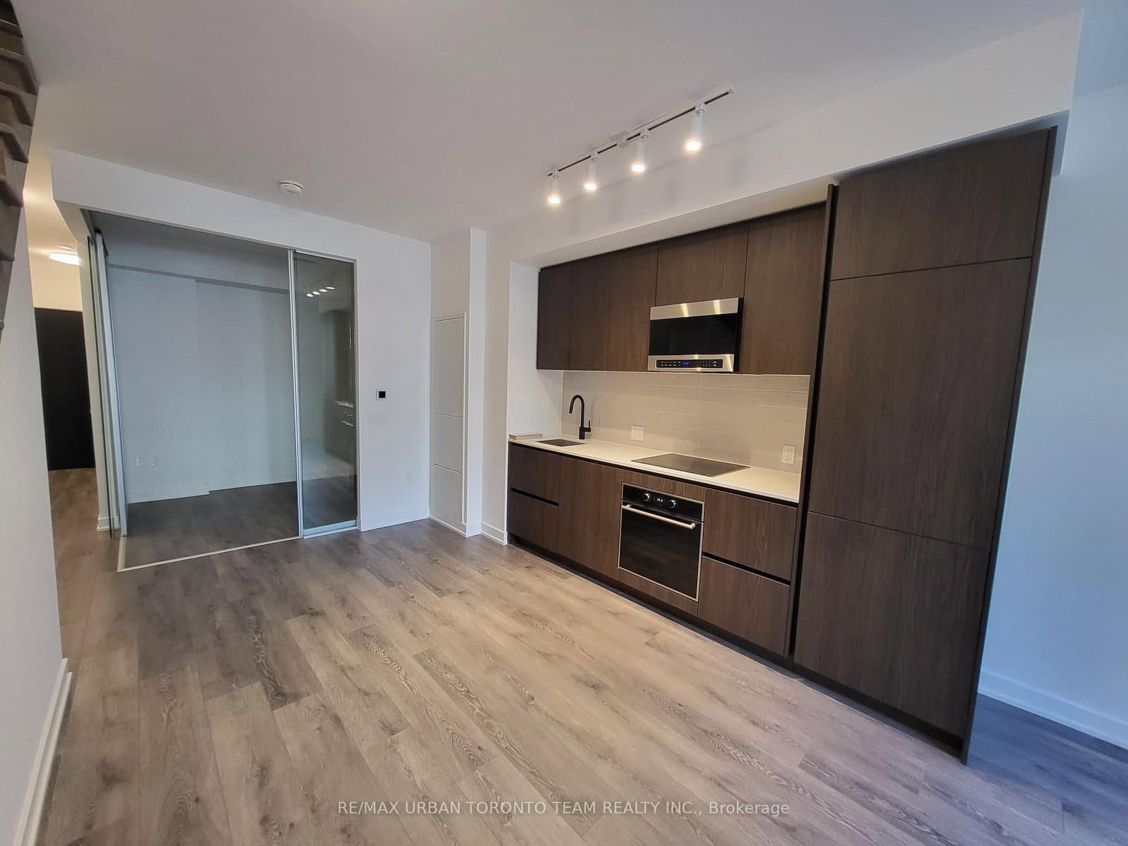 117 broadway Avenue, Unit Th123 thumbnail 4