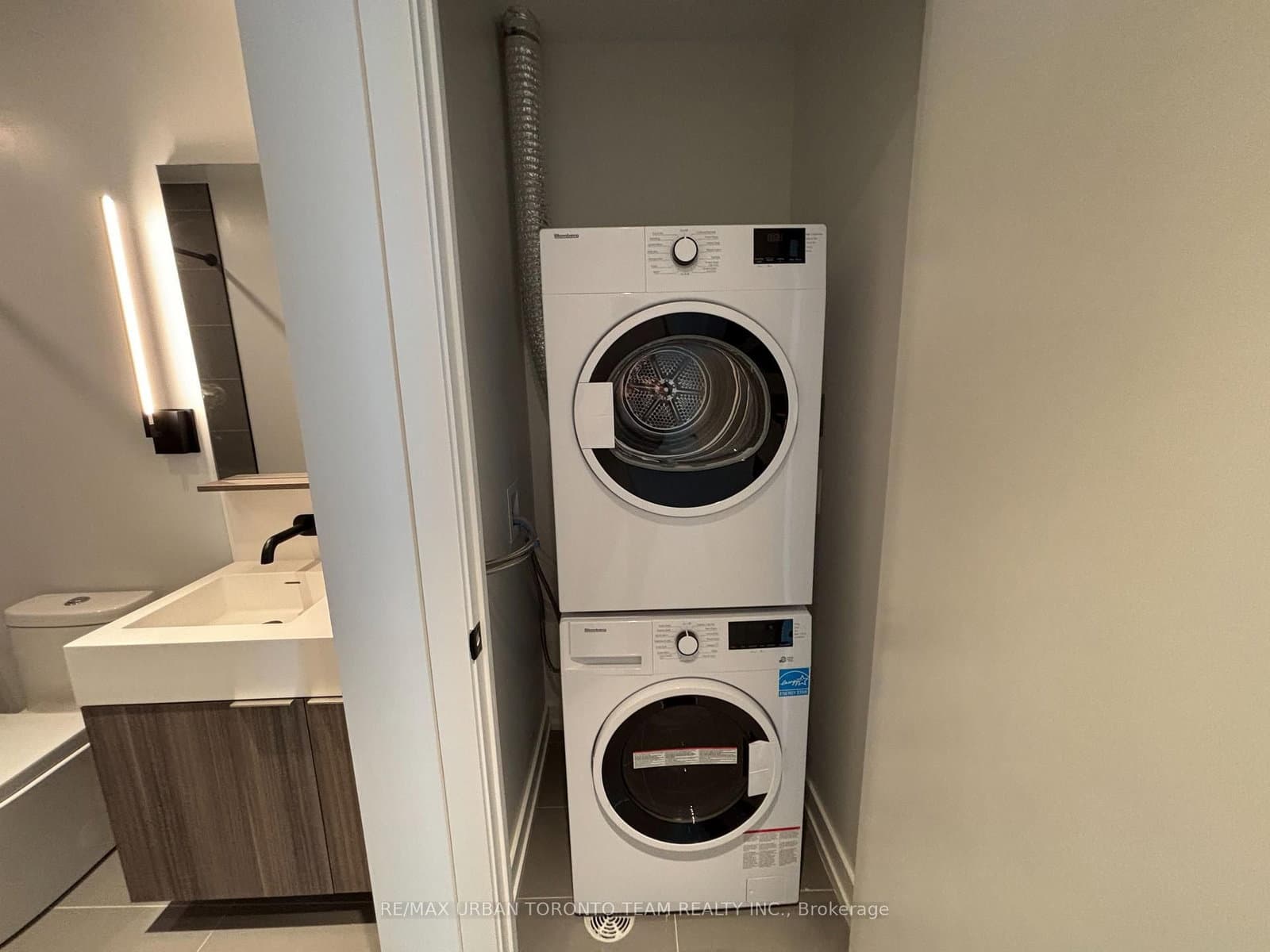 117 Broadway Avenue, Unit 3012 thumbnail 11