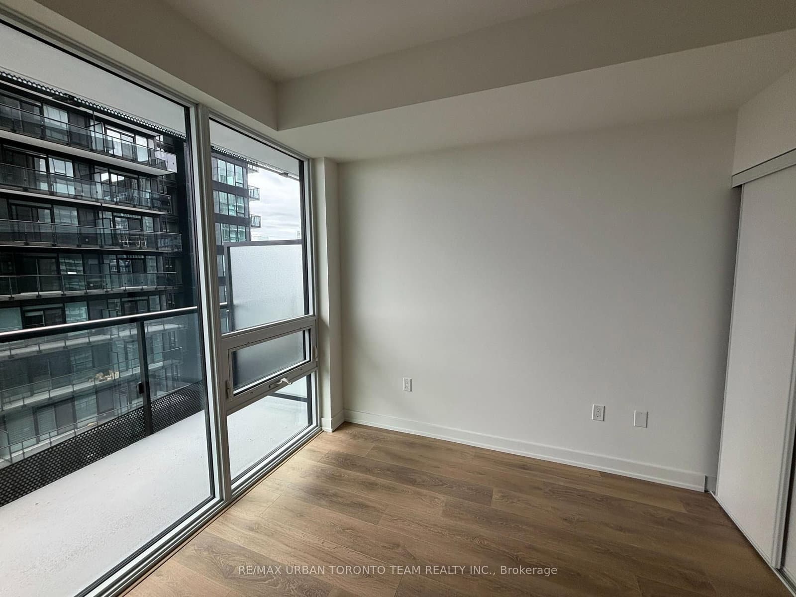 117 Broadway Avenue, Unit 3012 thumbnail 9