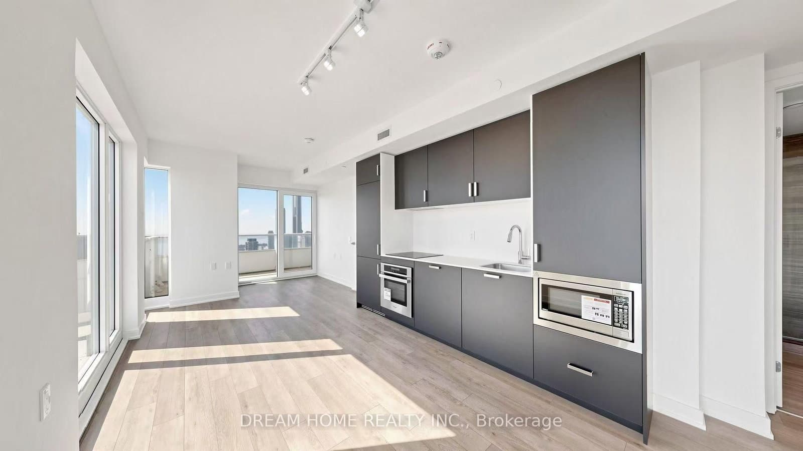 88 Queen Street E, Unit 4303 thumbnail 4