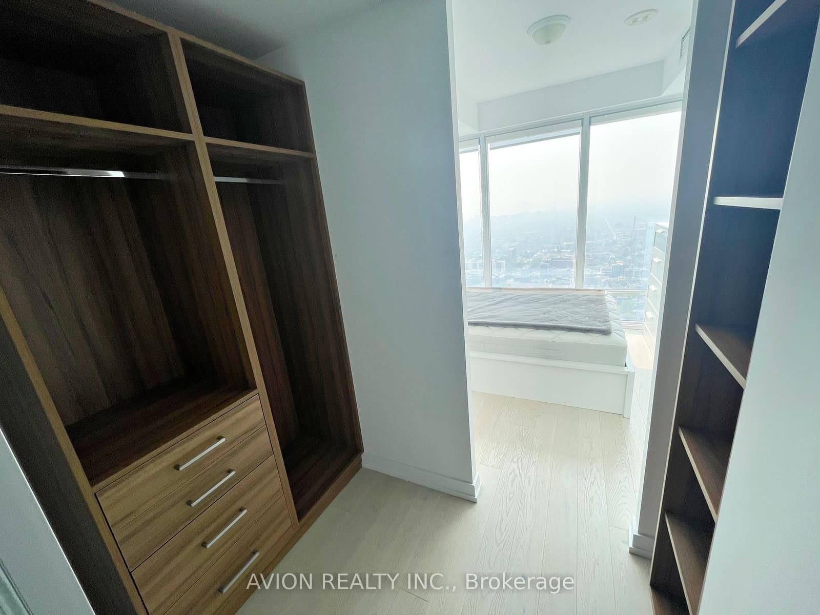 488 University Avenue, Unit 4711 thumbnail 11