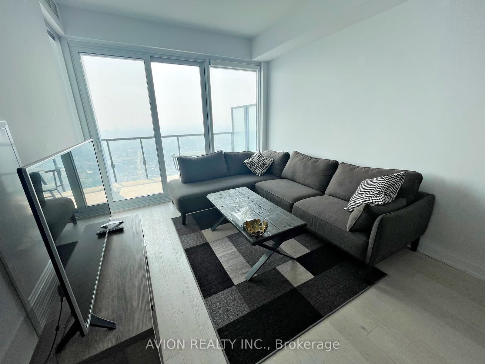 488 University Avenue, Unit 4711 thumbnail 3