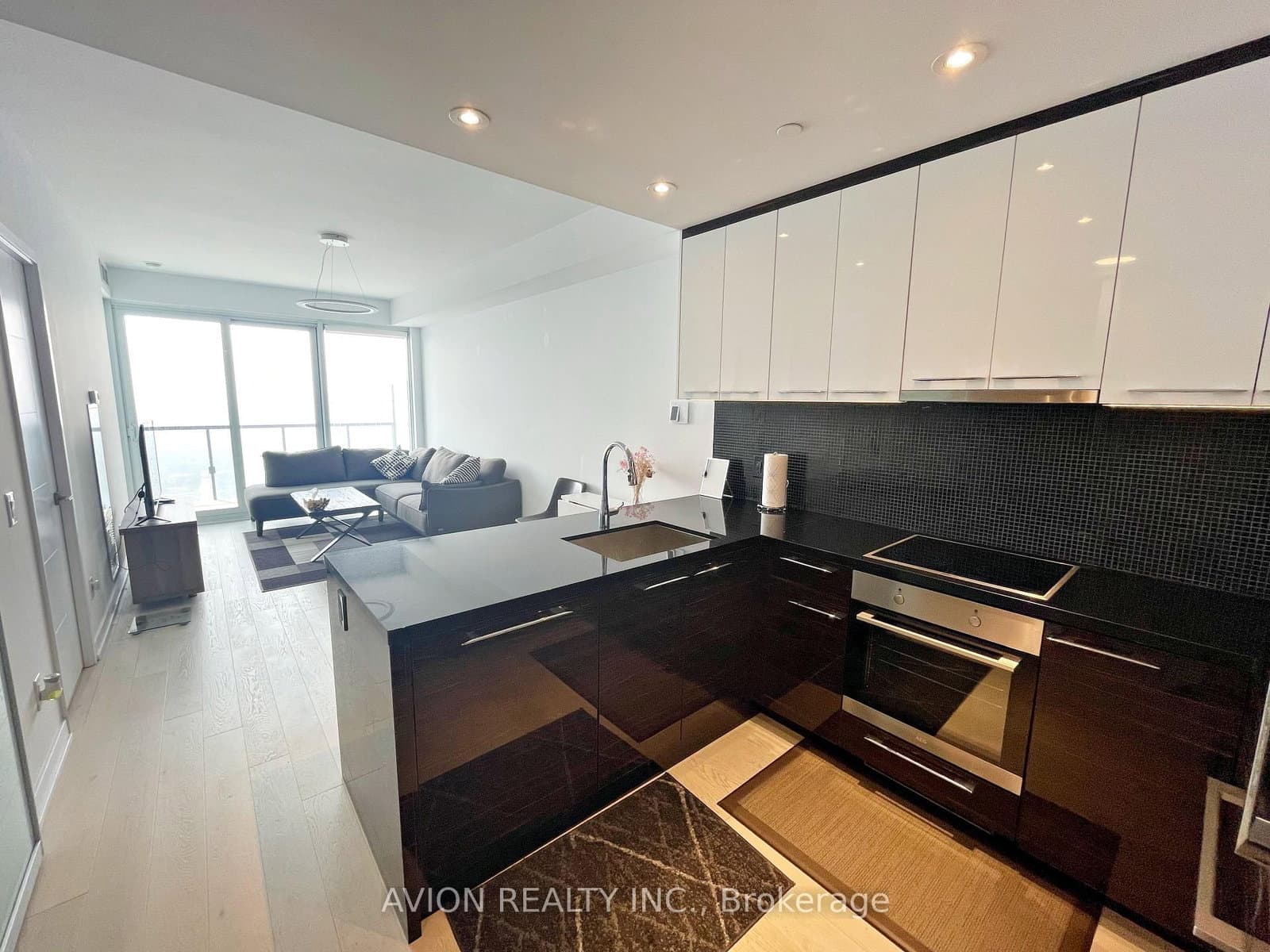 488 University Avenue, Unit 4711 thumbnail 7